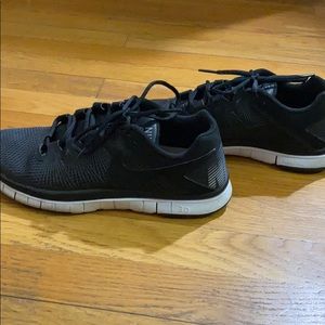 Nike running shoes black
